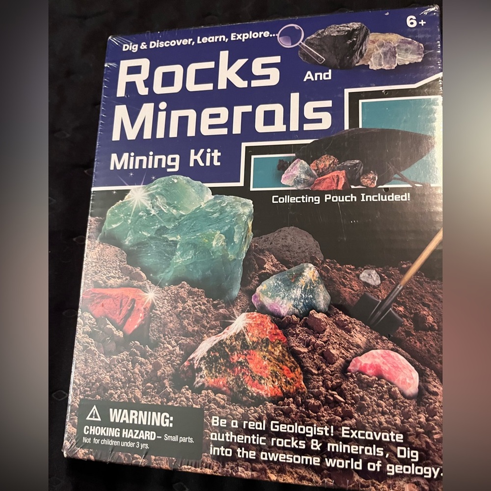 Rocks and Minerals Mining Kit